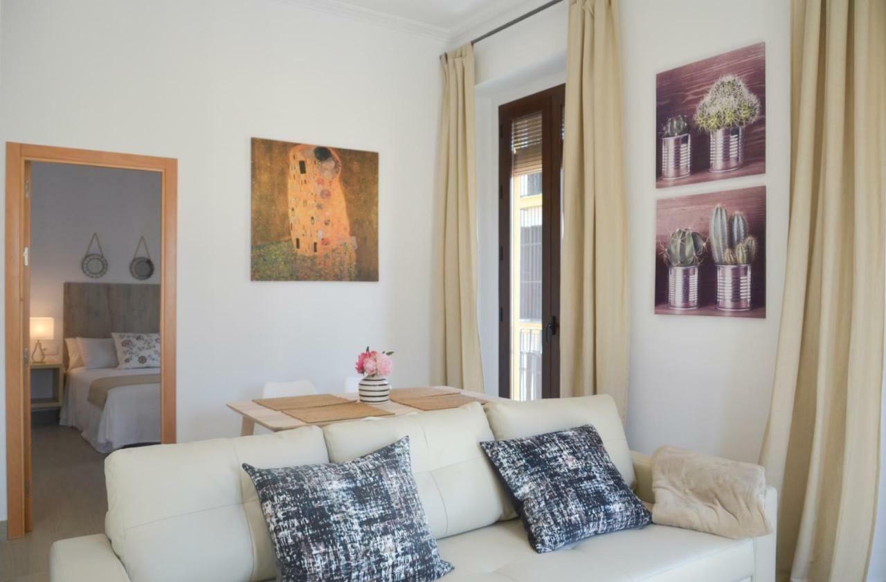 Apartamento Faustino Alvarez Seville Exterior photo